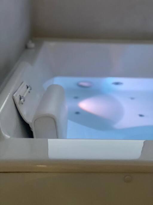 Suite « Body Love » - Jacuzzi Privatif Créteil Exteriör bild